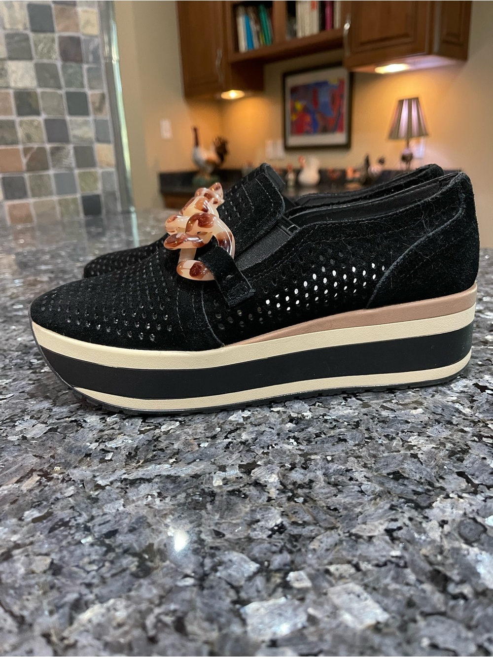 Dolce Vita Jhenee Perf Black Platform Sneakers w/ Tortoiseshell Acrylic Chain 9